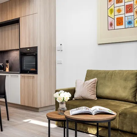 Luksusowy Very Berry W Poznaniu Z Trzema Sypialniami By Renters *