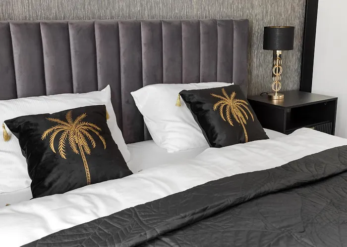 Luksusowy Very Berry W Poznaniu Z Trzema Sypialniami By Renters