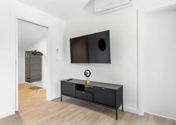 Luksusowy Very Berry W Poznaniu Z Trzema Sypialniami By Renters Poznań