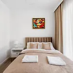 Luksusowy Very Berry W Poznaniu Z Trzema Sypialniami By Renters Appartement *
