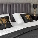Luksusowy Very Berry W Poznaniu Z Trzema Sypialniami By Renters