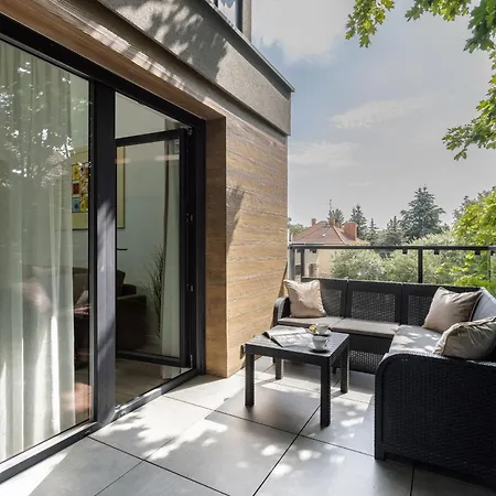 Apartment Luksusowy Very Berry W Poznaniu Z Trzema Sypialniami By Renters