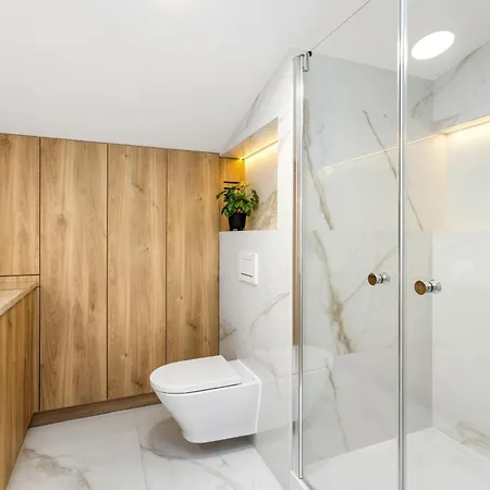 Luksusowy Very Berry W Poznaniu Z Trzema Sypialniami By Renters Apartman *