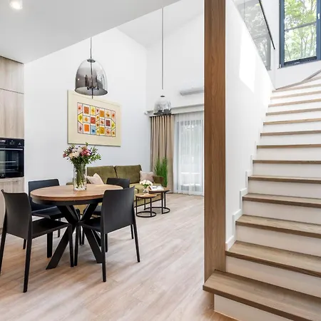 Luksusowy Very Berry W Poznaniu Z Trzema Sypialniami By Renters Poznań