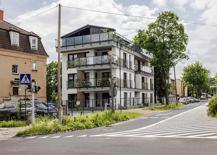 Luksusowy Very Berry W Poznaniu Z Trzema Sypialniami By Renters Apartment *