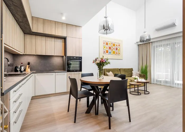 Luksusowy Very Berry W Poznaniu Z Trzema Sypialniami By Renters Apartman *