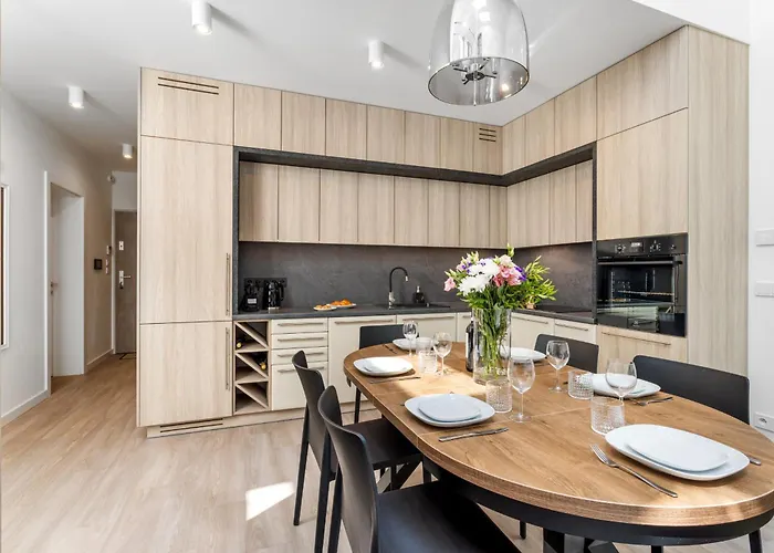 Luksusowy Very Berry W Poznaniu Z Trzema Sypialniami By Renters