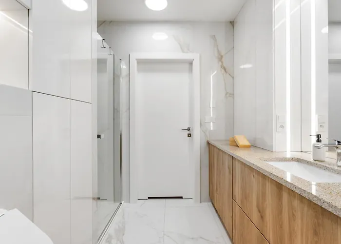 Luksusowy Very Berry W Poznaniu Z Trzema Sypialniami By Renters Πόζναν